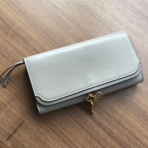 100％ Auth Chloe nude color long wallet